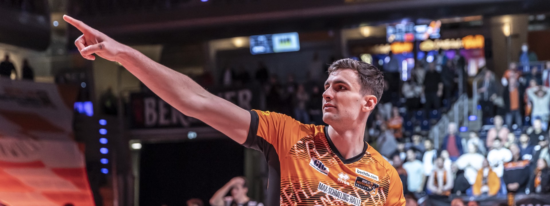 Spieler der Berlin Recycling Volleys beim Torjubel